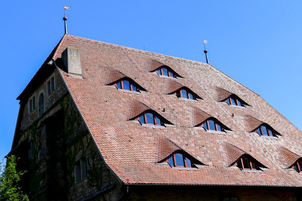 Dach der Jugendherberge in Rothenburg Fachwerkshaus